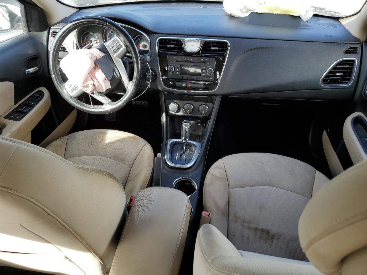 2011 Chrysler 200 Touring VIN: 1C3BC1FGXBN555770 Lot: 92248905