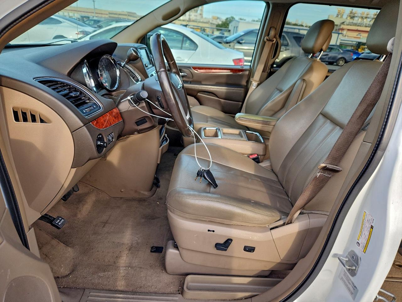 2015 Chrysler Town & Country Touring VIN: 2C4RC1BG3FR577585 Lot: 94302685