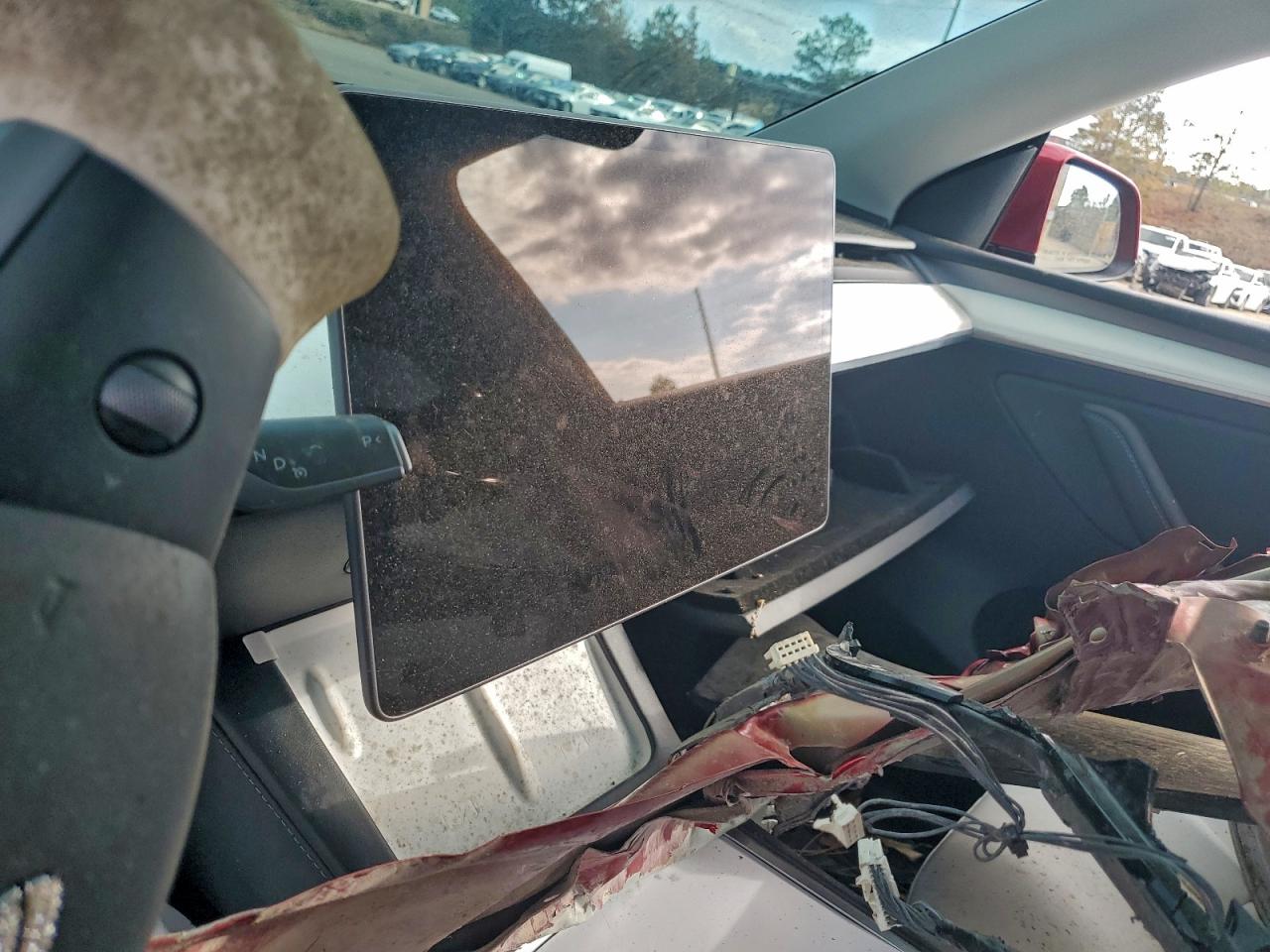 2024 Tesla Model Y VIN: 7SAYGDED8RF00984 Lot: 94001325