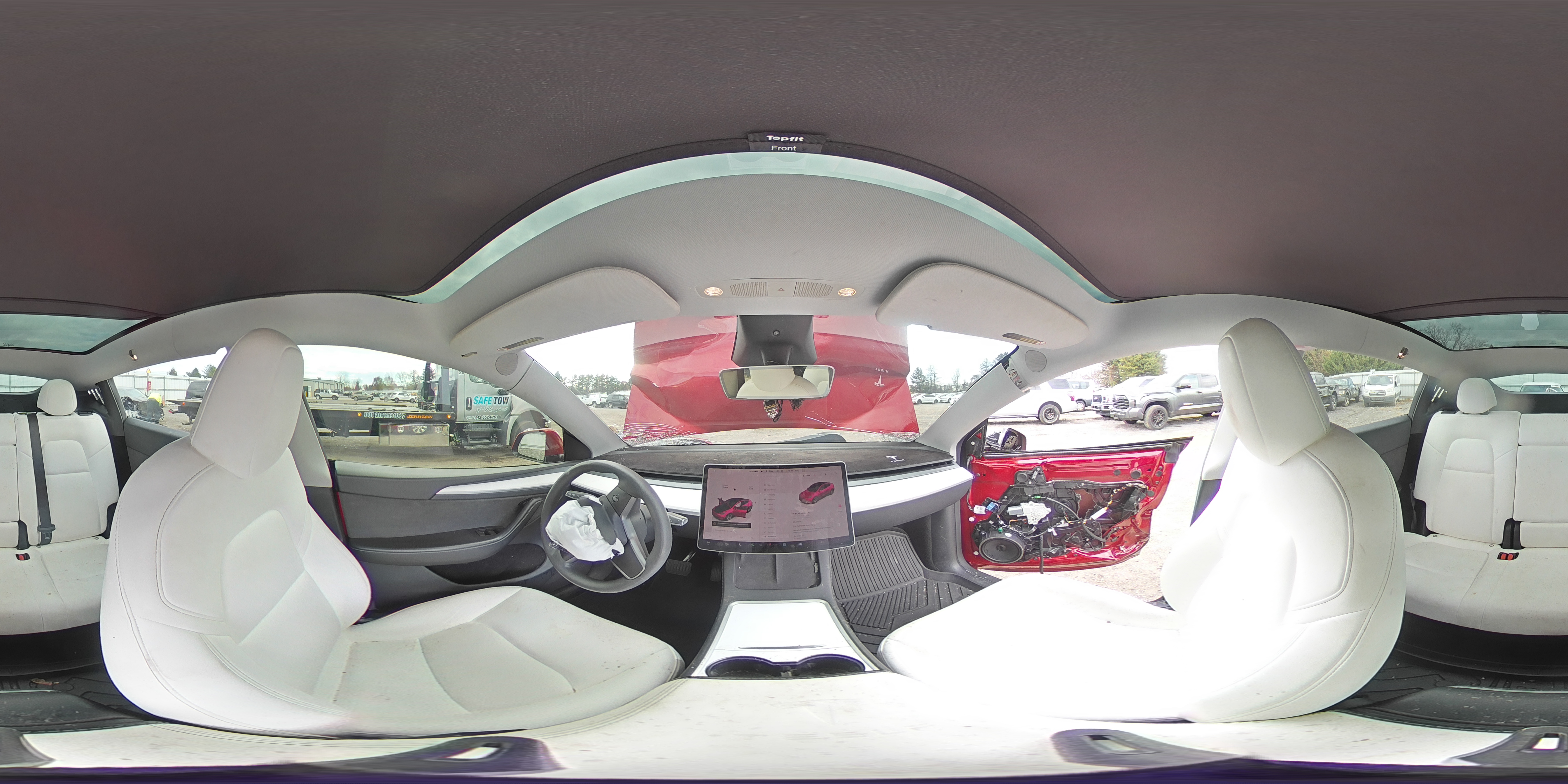 2024 Tesla Model Y VIN: 7SAYGDEE7RA272439 Lot: 92590975