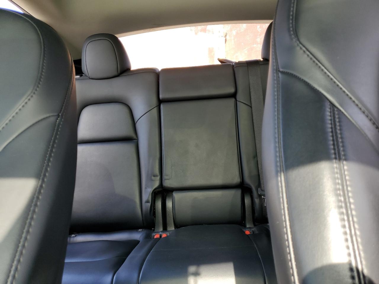 2024 Tesla Model Y VIN: 7SAYGDEEXRF988500 Lot: 90643565