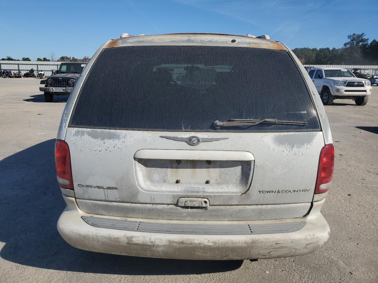 2000 Chrysler Town & Country Limited VIN: 1C4GP64L6YB621079 Lot: 91186435
