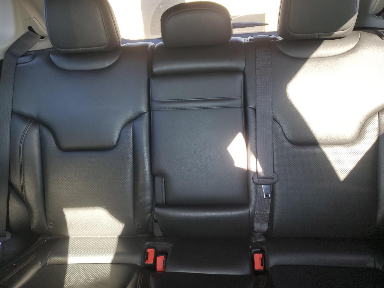 2018 Jeep Compass Limited VIN: 3C4NJDCB2JT396878 Lot: 92616495