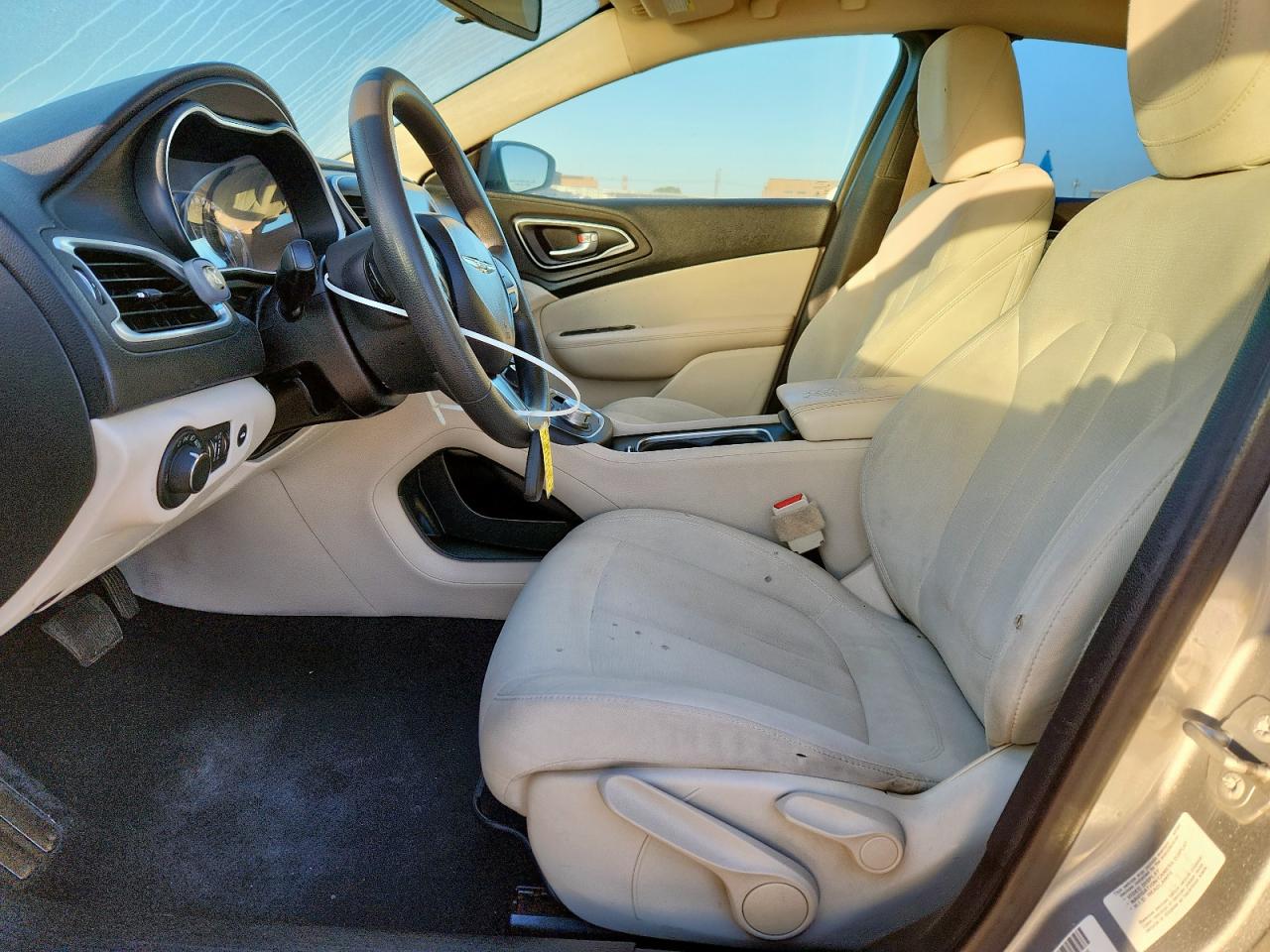 2015 Chrysler 200 Limited VIN: 1C3CCCAB8FN503233 Lot: 92487785