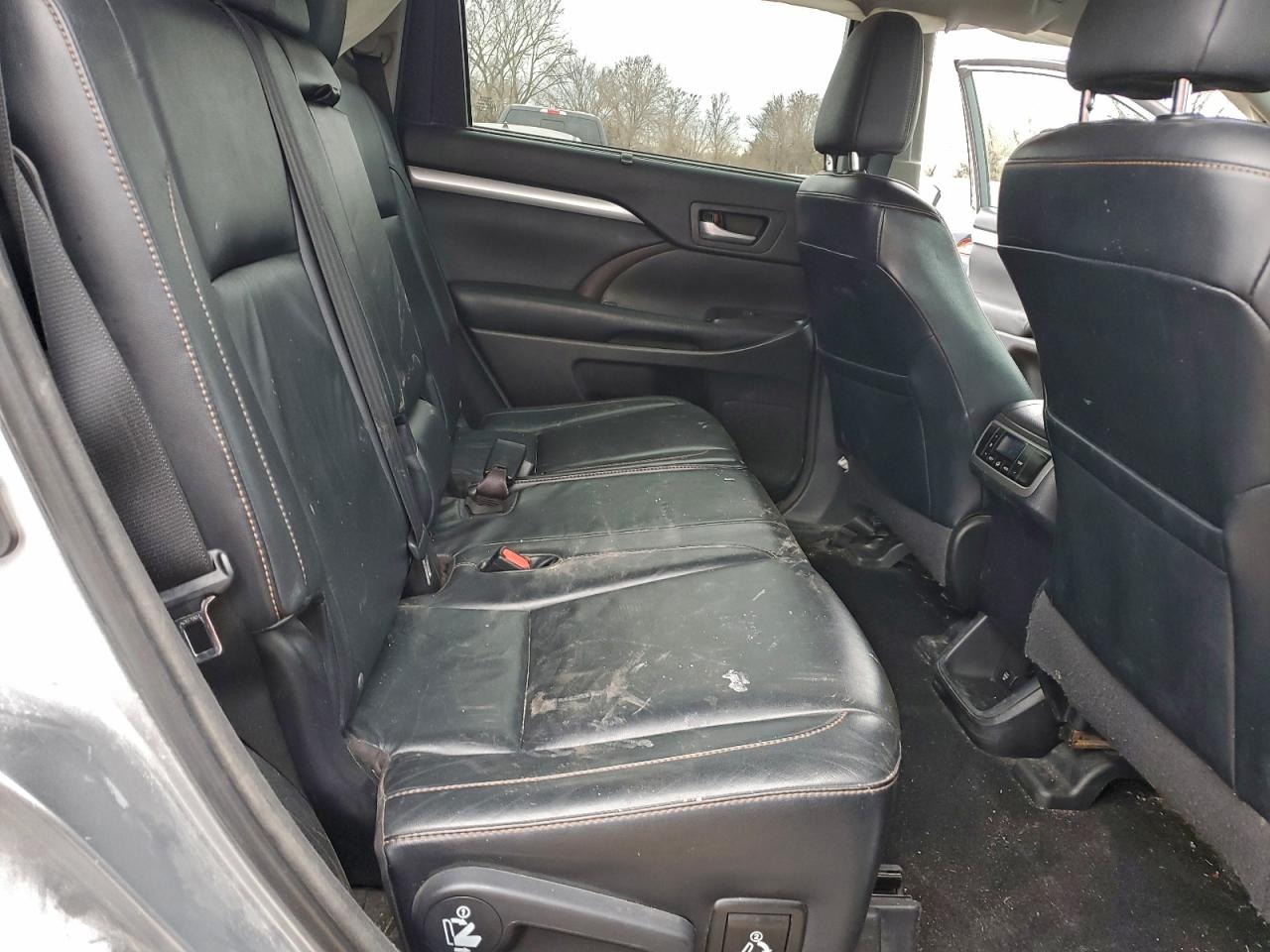 2015 Toyota Highlander Xle VIN: 5TDJKRFH8FS178597 Lot: 93454365