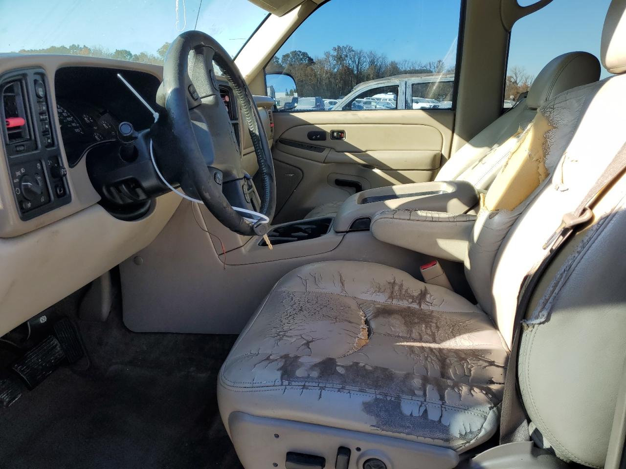 2004 Chevrolet Tahoe K1500 VIN: 1GNEK13ZX4R230217 Lot: 93213475