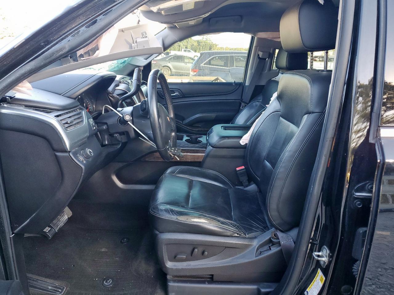 2015 Chevrolet Suburban C1500 Lt VIN: 1GNSCJKC7FR640103 Lot: 92284075