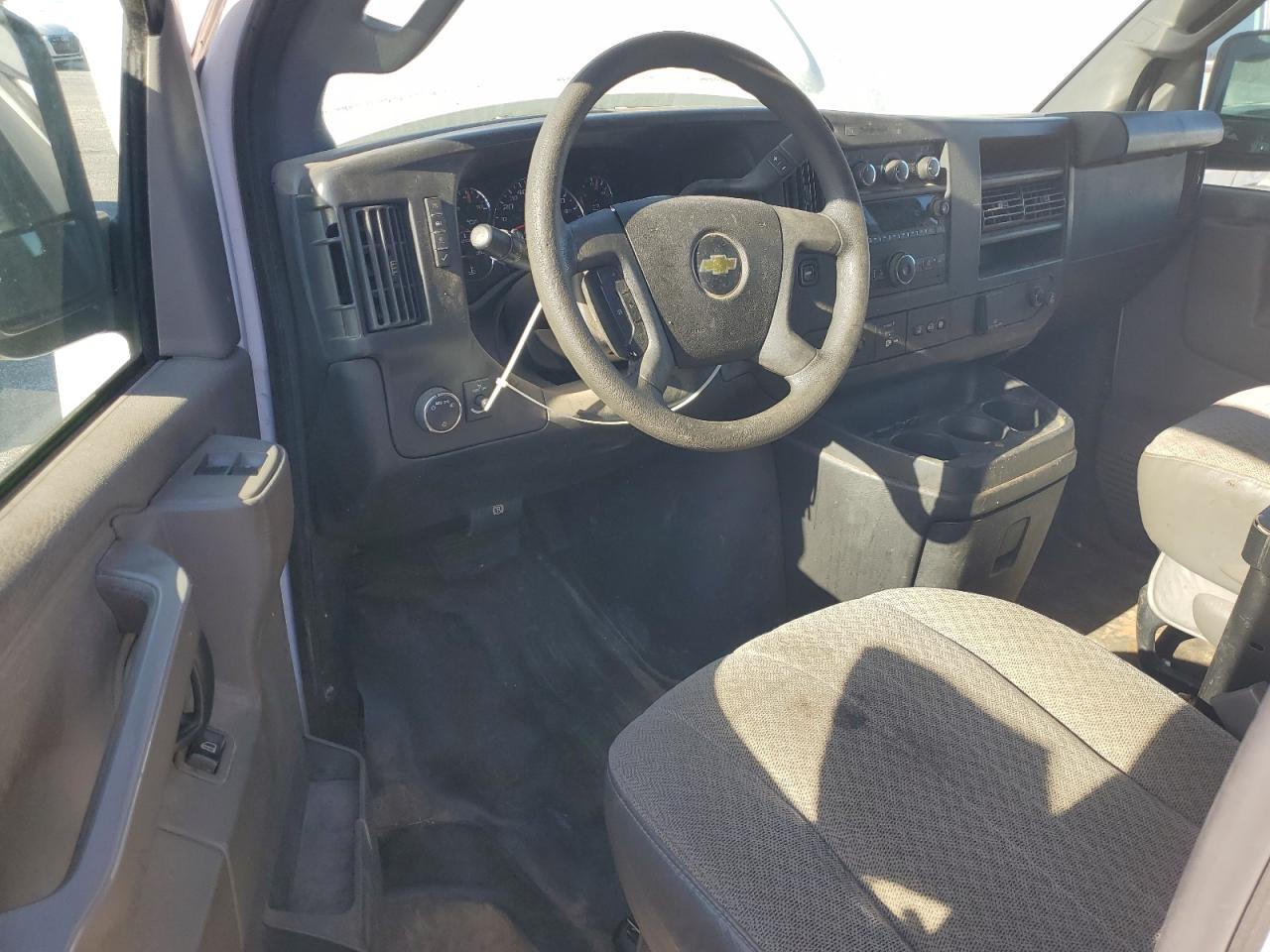 2018 Chevrolet Express G2500 VIN: 1GCWGAFP7J1190343 Lot: 92582885