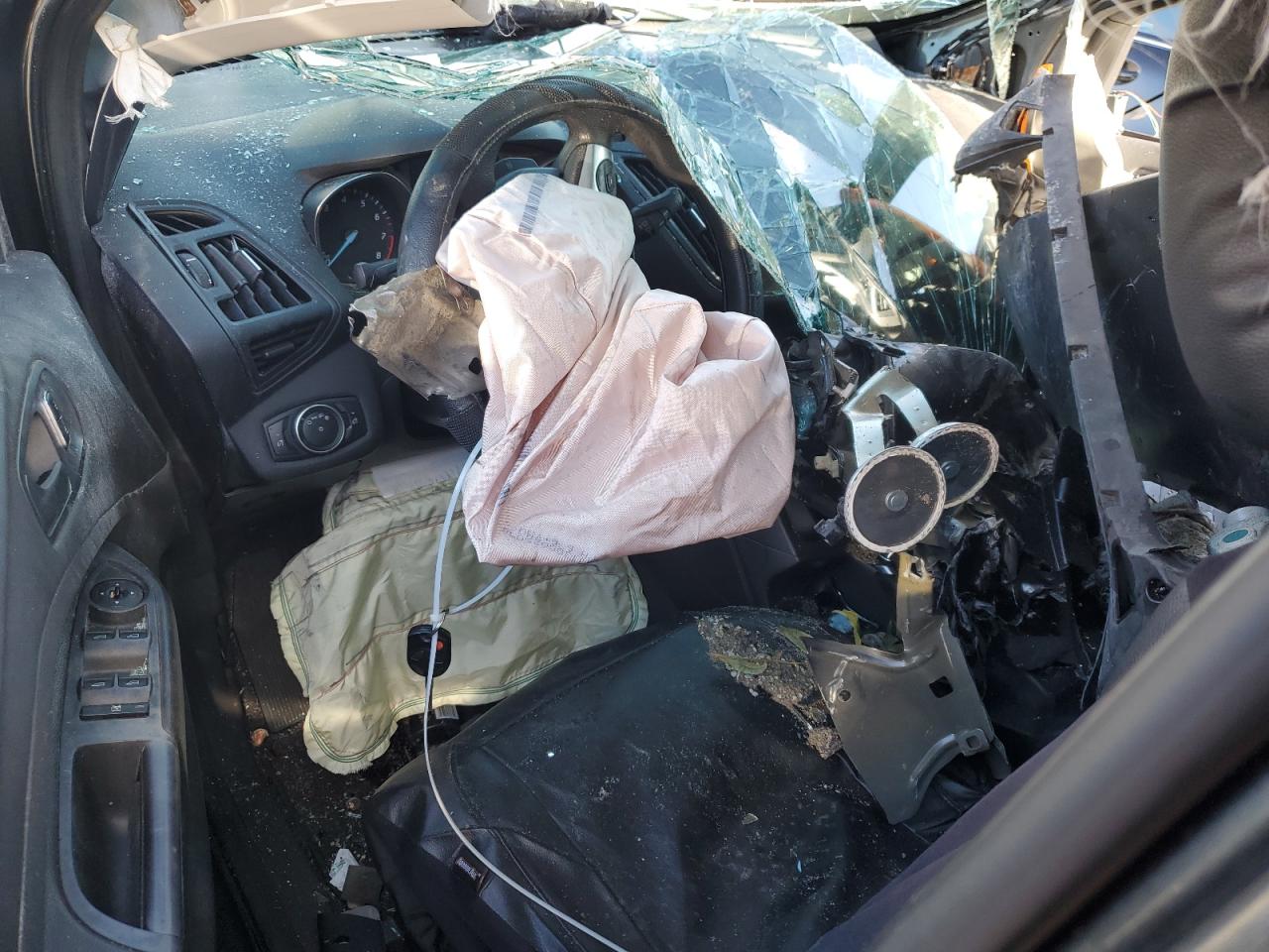 2015 Ford Escape S VIN: 1FMCU0F76FUB63383 Lot: 91638735