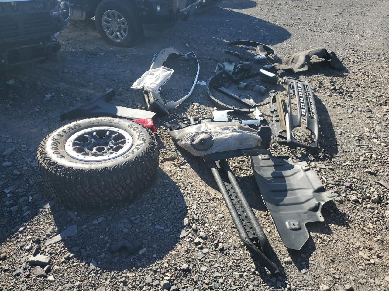 2022 Ford Bronco Base VIN: 1FMDE5BH6NLB48657 Lot: 92700065