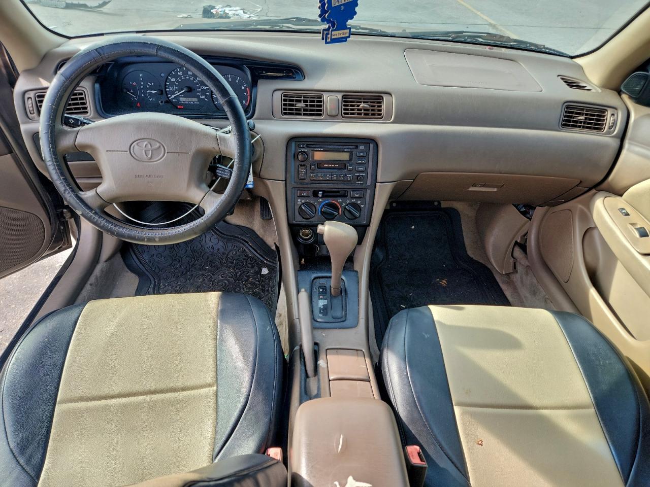 1999 Toyota Camry Le VIN: JT2BG22KXX0283752 Lot: 92368895