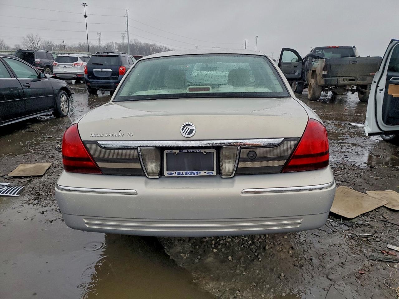 2008 Mercury Grand Marquis Gs VIN: 2MEFM74V78X608333 Lot: 94519325