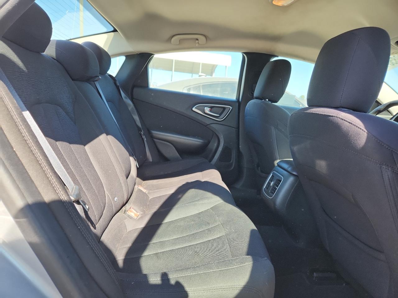 2015 Chrysler 200 Limited VIN: 1C3CCCAB6FN543231 Lot: 93085815