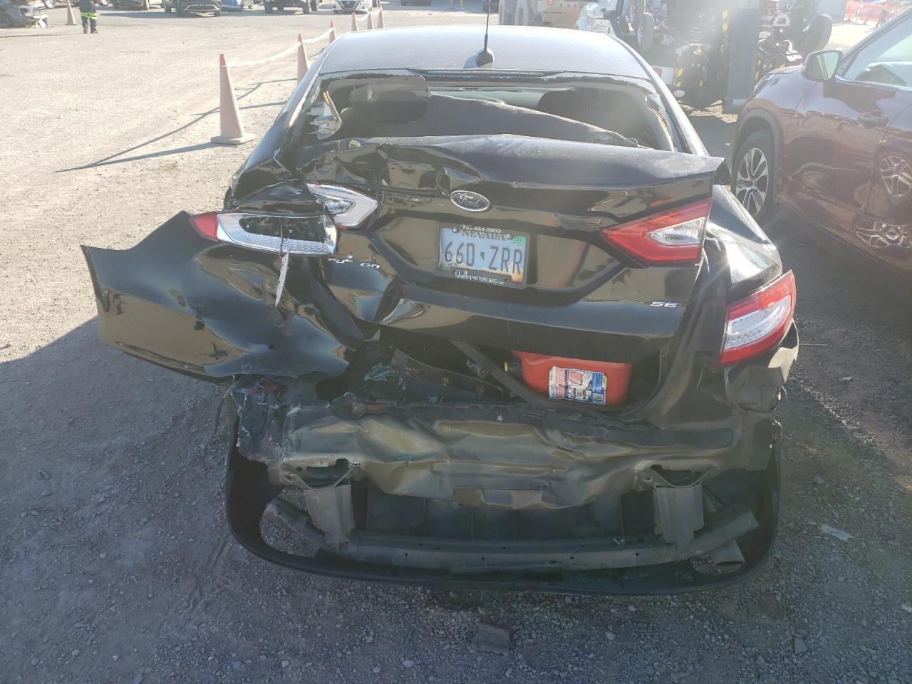 2016 Ford Fusion Se VIN: 329118 Lot: 92107295