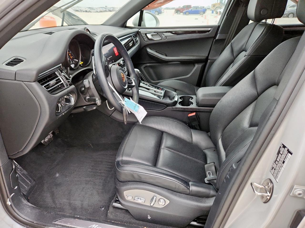 2024 Porsche Macan Base VIN: WP1AA2A57RLB07743 Lot: 93210315