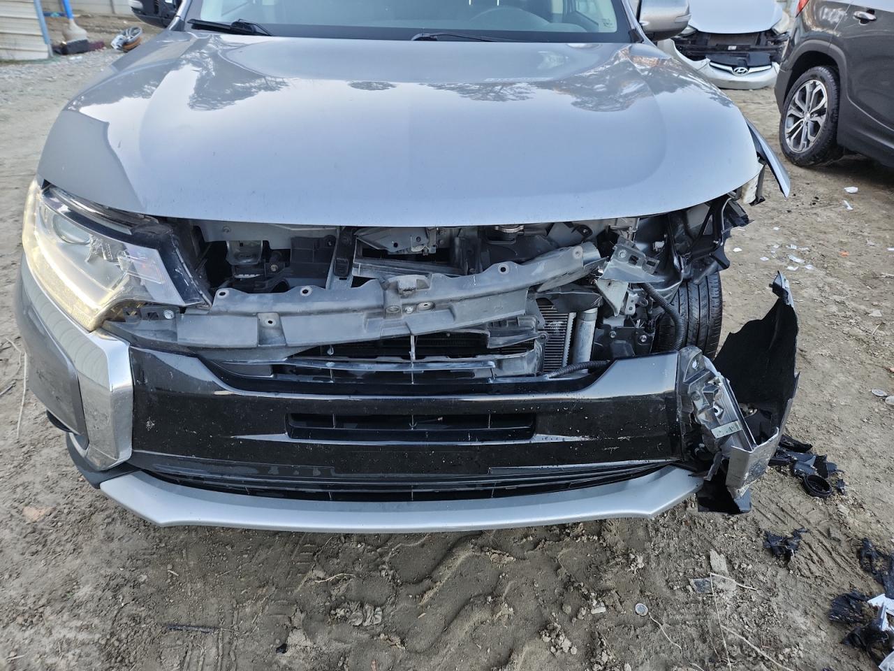 2018 Mitsubishi Outlander Se VIN: JA4AD3A39JJ003116 Lot: 92230265