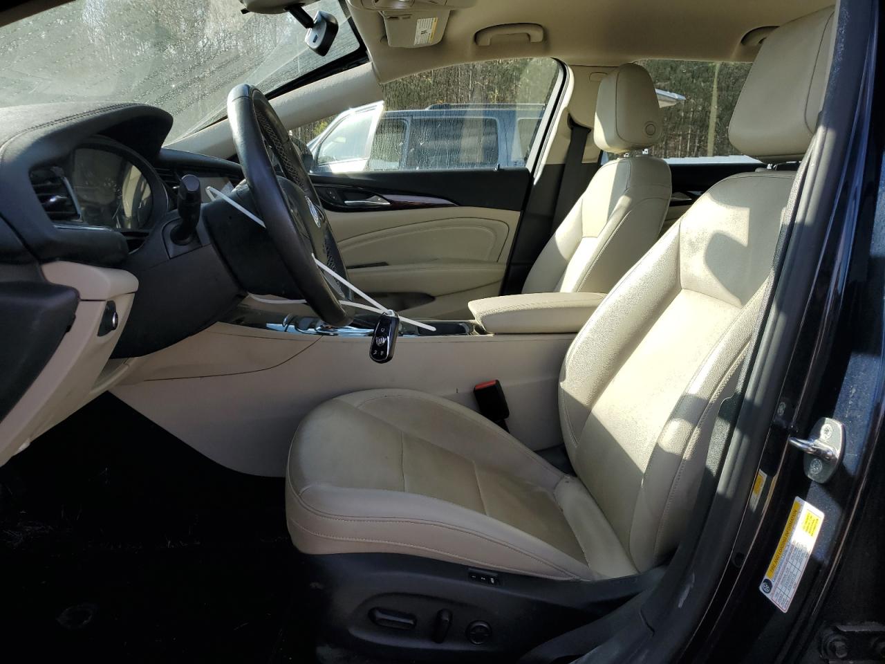 2019 Buick Regal Tourx Essence VIN: W04GV8SX5K1031325 Lot: 92182275