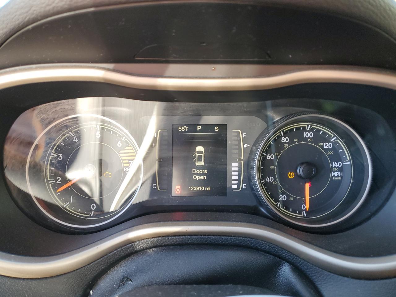 2016 Jeep Cherokee Latitude VIN: 1C4PJMCB5GW240894 Lot: 91250585