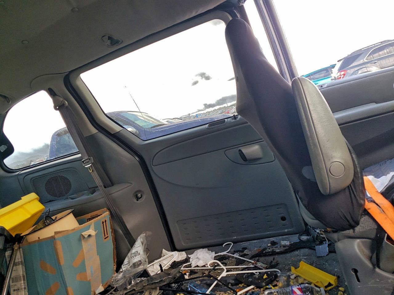 2005 Dodge Caravan Sxt VIN: 1D4GP45R05B323679 Lot: 94542935