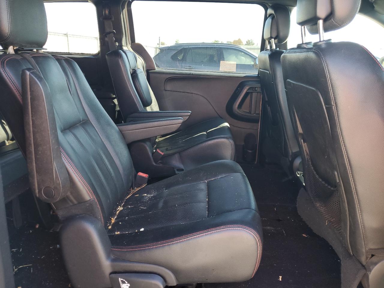 2016 Dodge Grand Caravan R/T VIN: 2C4RDGEG1GR370786 Lot: 91035075