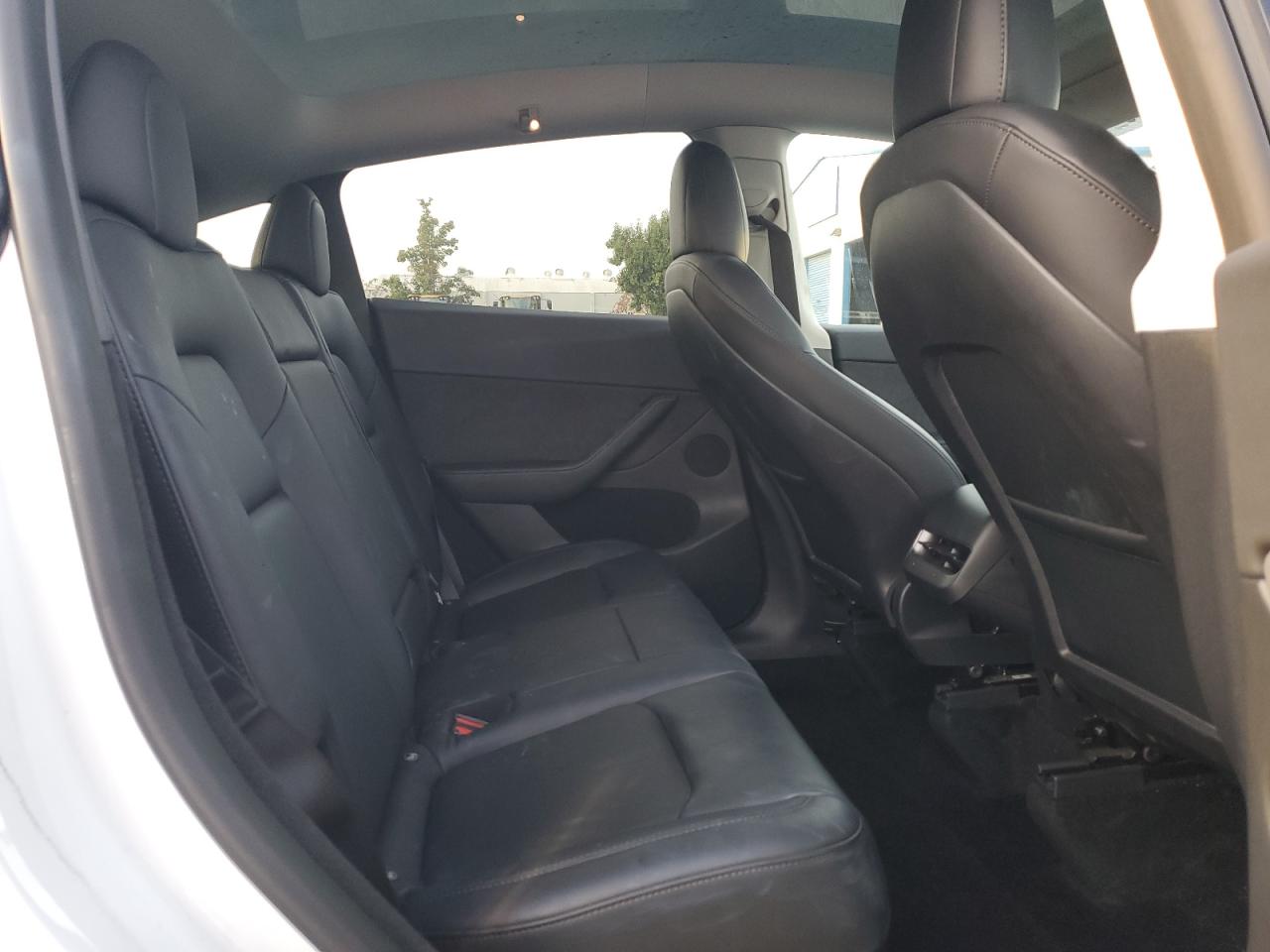 2023 Tesla Model Y VIN: 7SAYGDEE0PF588796 Lot: 92389005