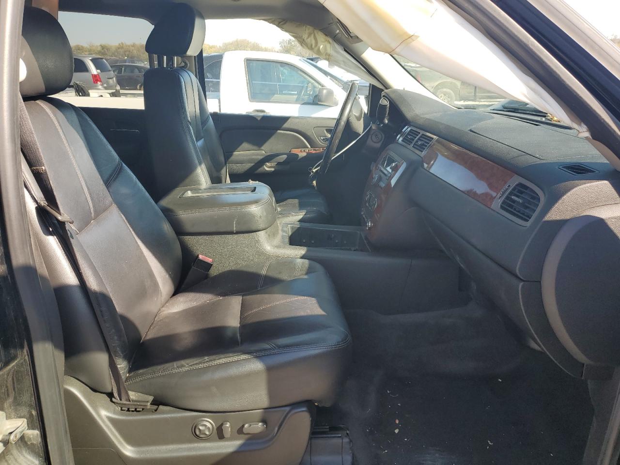 2008 Chevrolet Tahoe K1500 VIN: 1GNFK13088J175969 Lot: 91428095