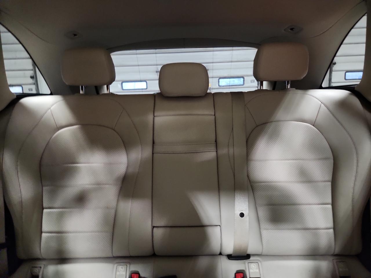 Фото: WDC0G4KB7GF027327