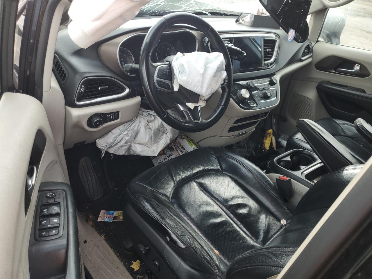 2018 Chrysler Pacifica Touring L VIN: 2C4RC1BG6JR234844 Lot: 92785865