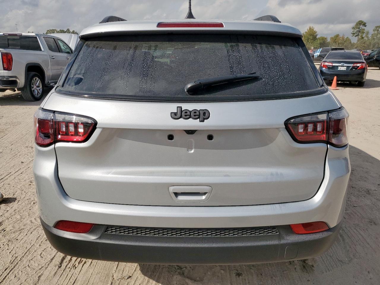 2025 Jeep Compass Latitude VIN: 3C4NJDBN3ST553282 Lot: 92690215