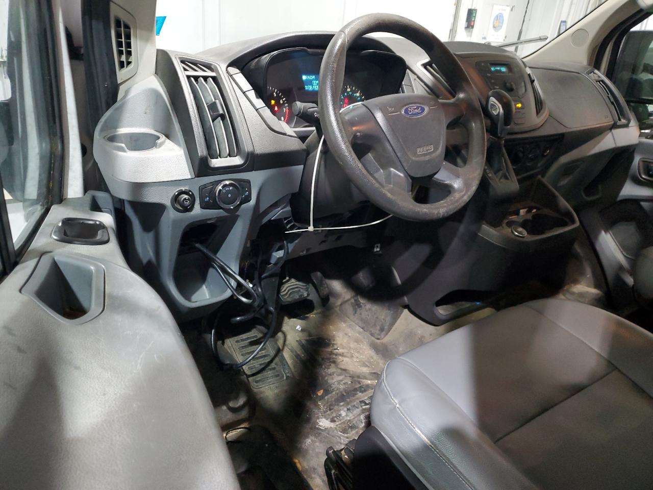 2017 Ford Transit T-250 VIN: 1FTYR2CM2HKA89153 Lot: 92382695