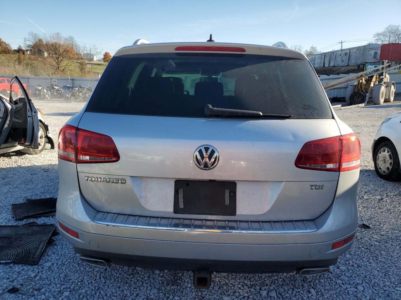 2011 Volkswagen Touareg V6 Tdi VIN: WVGFK9BP5BD001574 Lot: 92603675