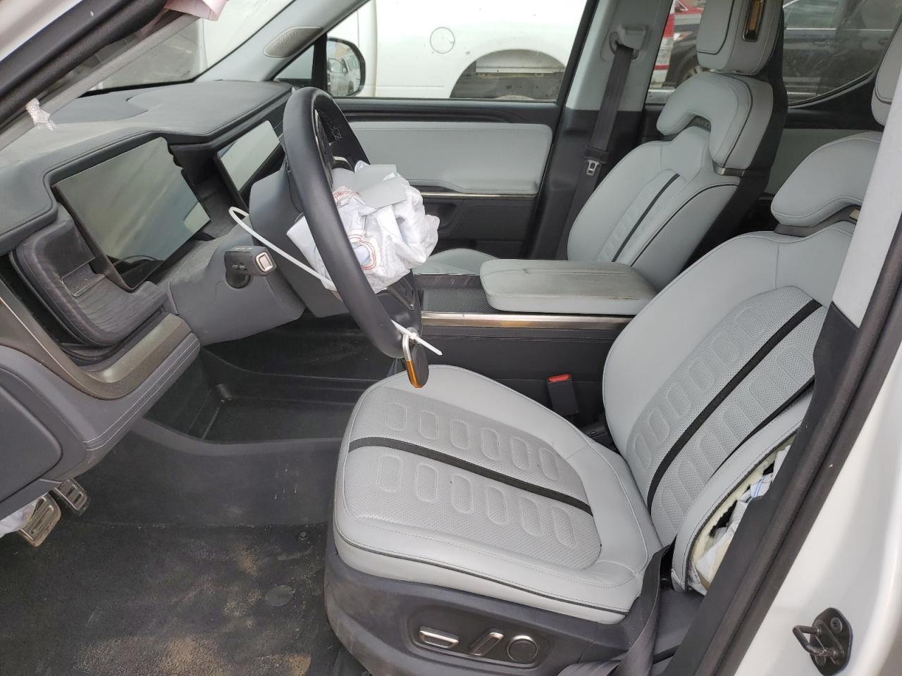 2023 Rivian R1T Adventure VIN: 7FCTGBAA5PN028136 Lot: 91627385