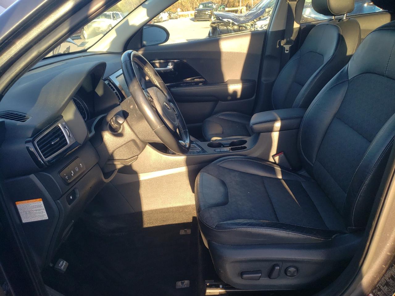 2018 Kia Niro Ex VIN: KNDCC3LC2J5141765 Lot: 92642485