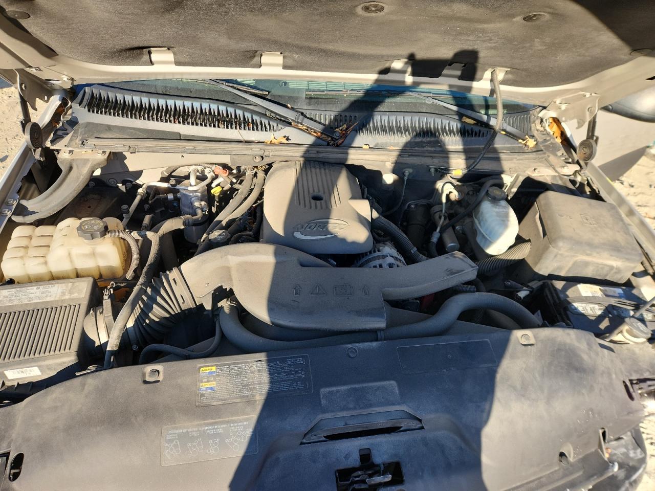 2004 Chevrolet Tahoe C1500 VIN: 1GNEC13V74J241474 Lot: 92869875