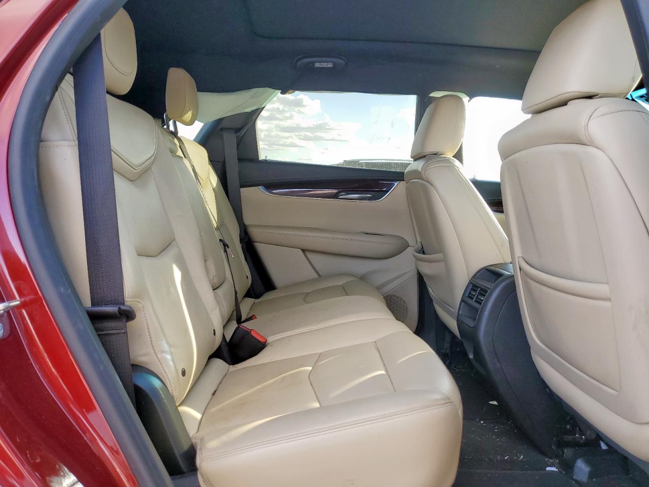 2017 Cadillac Xt5 Luxury VIN: 1GYKNBRS7HZ305815 Lot: 93139265