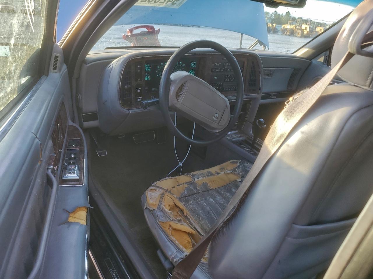 1993 Buick Riviera VIN: 1G4EZ13L8PU403228 Lot: 94233275