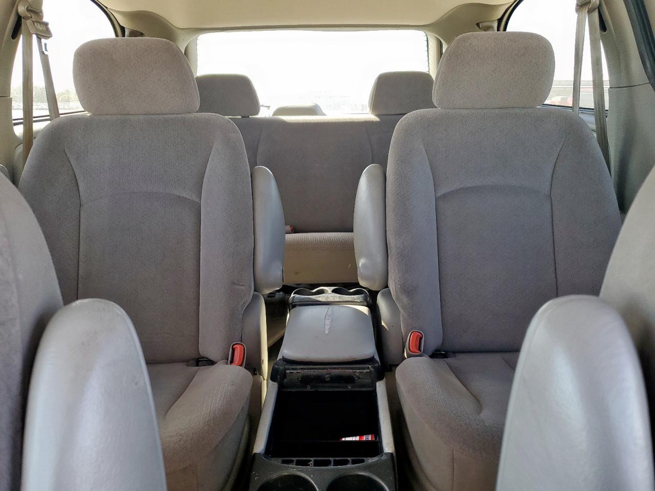 2002 Dodge Grand Caravan Sport VIN: 2B4GP44302R685032 Lot: 91373995