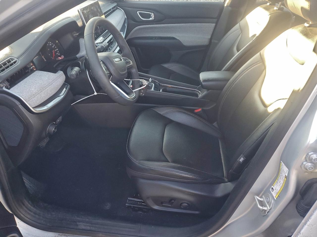 2024 Jeep Compass Latitude Lux VIN: 3C4NJDFN4RT143546 Lot: 93671805