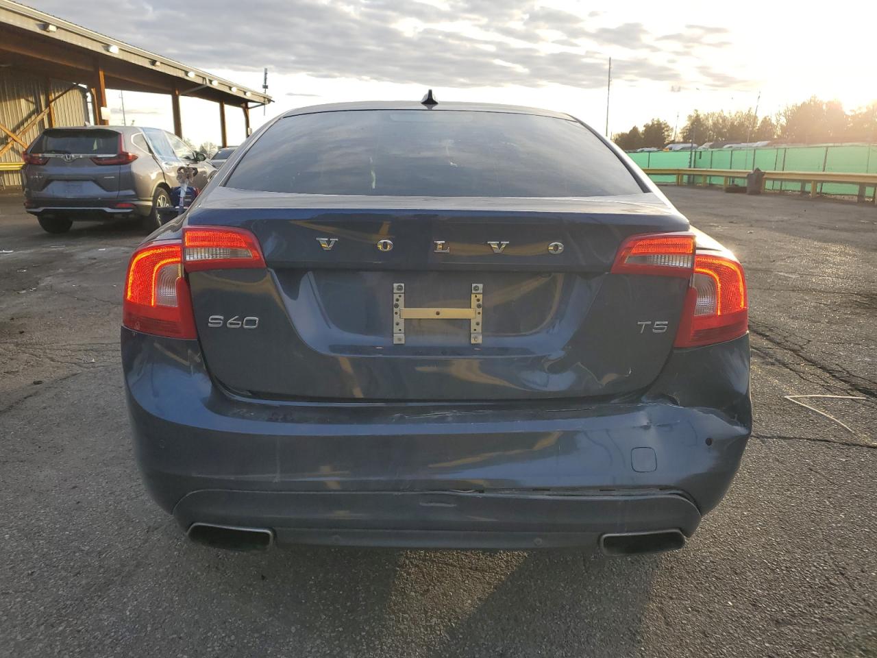 2015 Volvo S60 Platinum VIN: YV126MFM9F1358655 Lot: 92313895