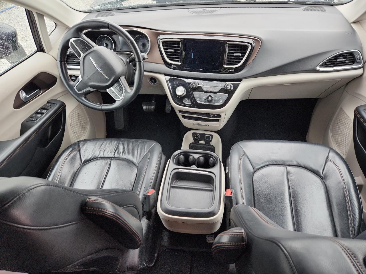 2017 Chrysler Pacifica Touring L VIN: 2C4RC1BG9HR527647 Lot: 93711985