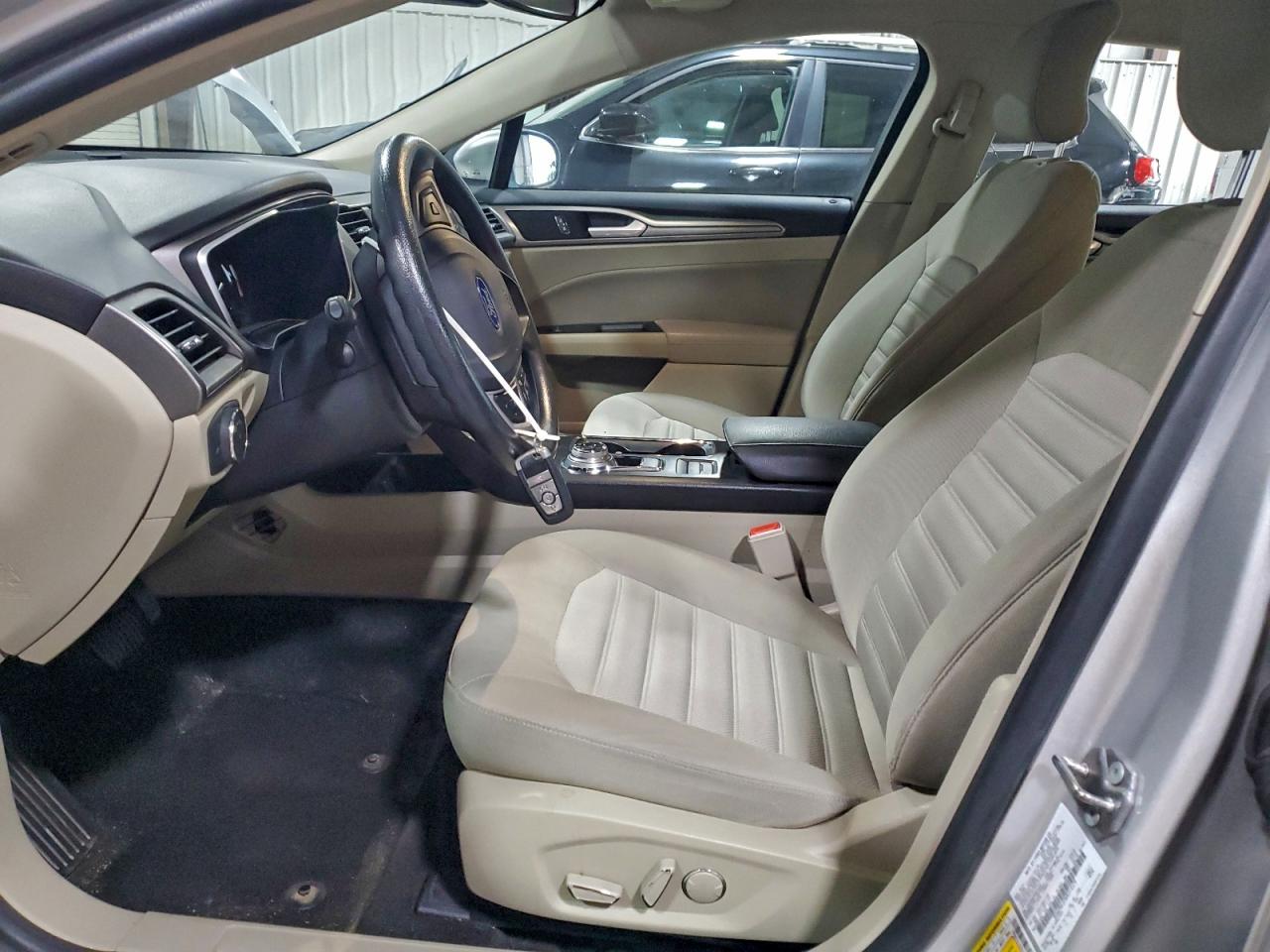 2019 Ford Fusion Se VIN: 3FA6P0LU2KR214579 Lot: 94221865