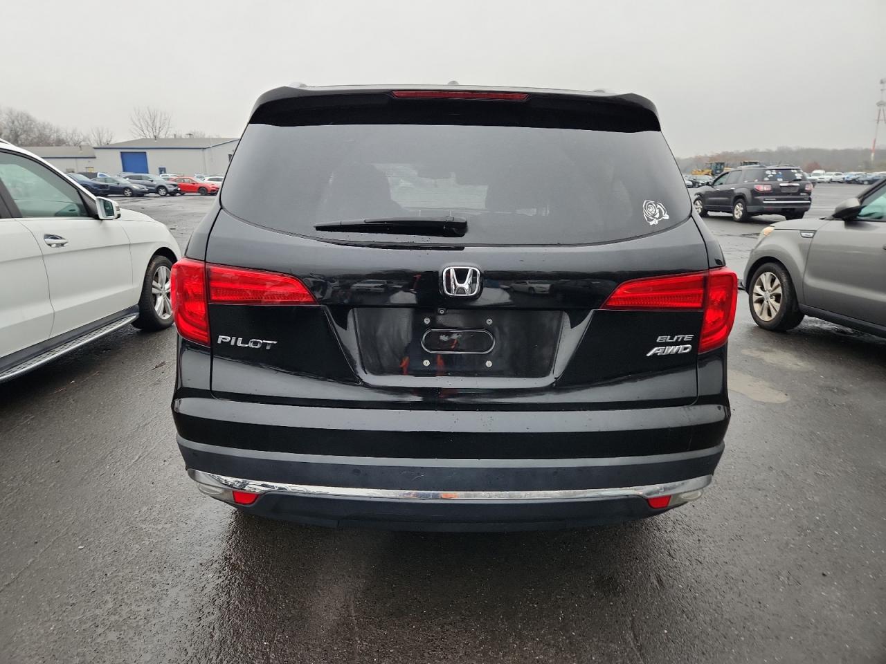 2017 Honda Pilot Elite VIN: 5FNYF6H01HB088272 Lot: 92762485