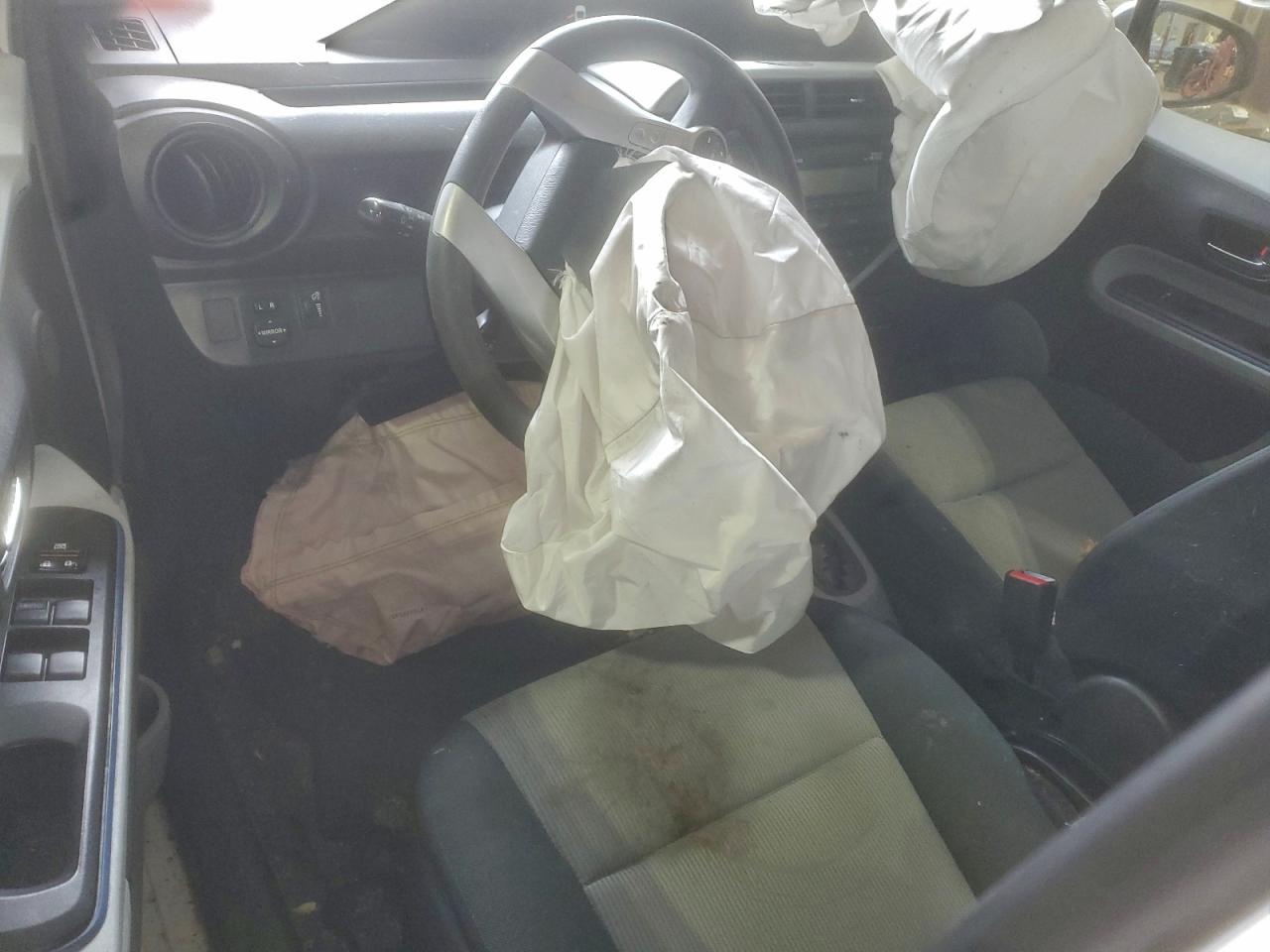 2012 Toyota Prius C VIN: JTDKDTB33C1501436 Lot: 93438855