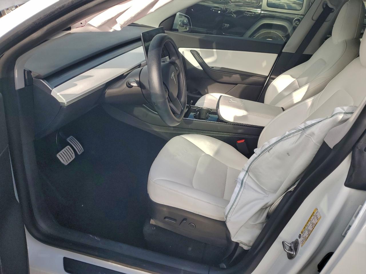 2021 Tesla Model Y VIN: 5YJYGDEF4MF079442 Lot: 94230405