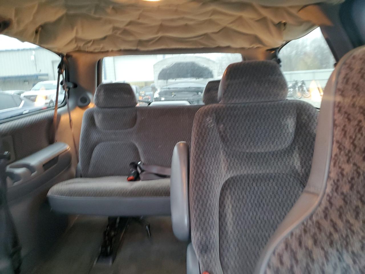 2000 Dodge Grand Caravan Se VIN: 1B4GP44G6YB725138 Lot: 93271175