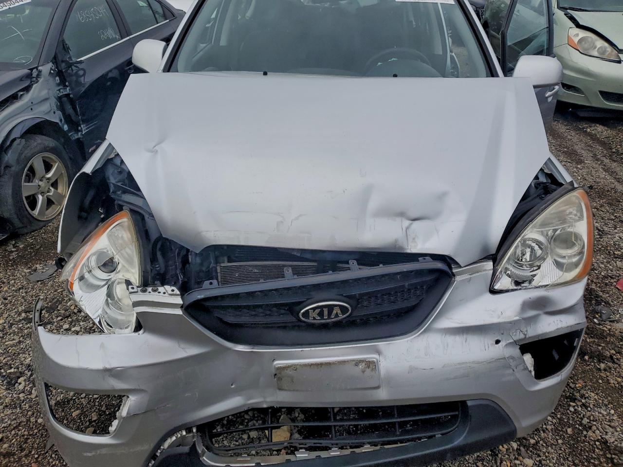 2009 Kia Rondo Lx VIN: KNAFG526197252832 Lot: 94037125