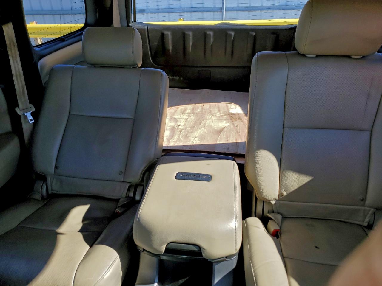 2011 Toyota Sequoia Platinum VIN: 5TDDW5G12BS043461 Lot: 94553895