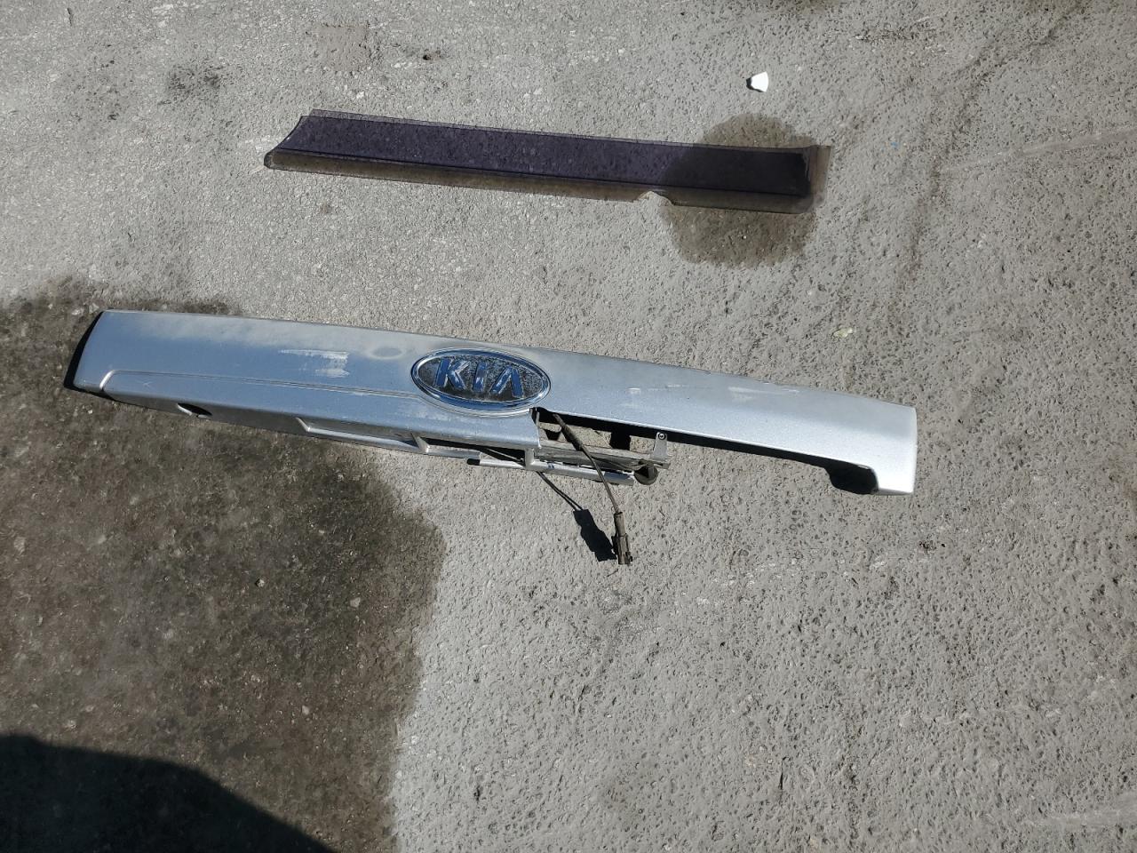 2012 Kia Sedona Lx VIN: KNDMG4C76C6430999 Lot: 92978665