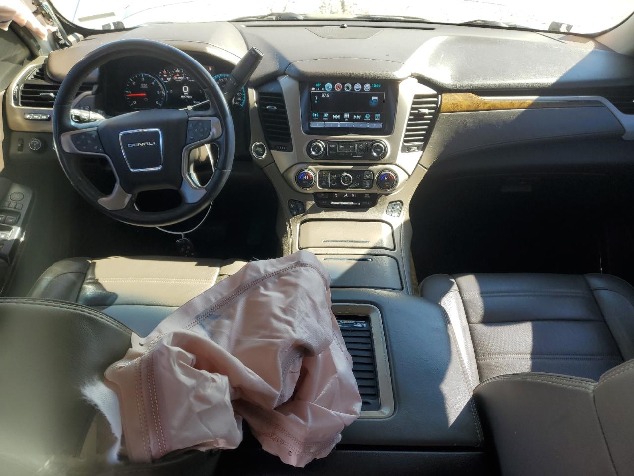 2017 GMC Yukon Denali VIN: 1GKS2CKJ4HR379400 Lot: 91792435