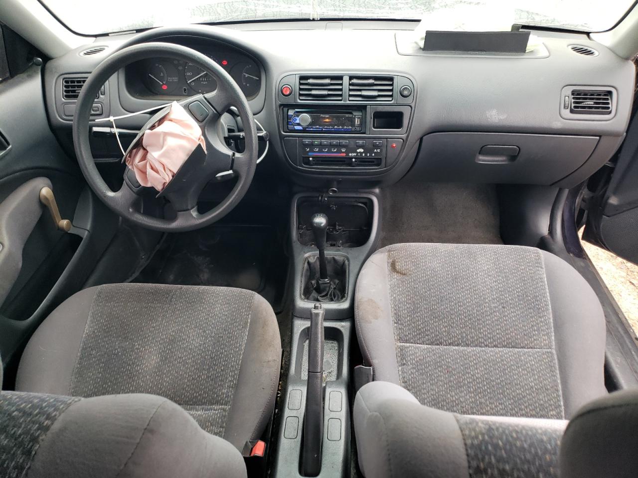 1998 Honda Civic Dx VIN: 2HGEJ6345WH119589 Lot: 92110715